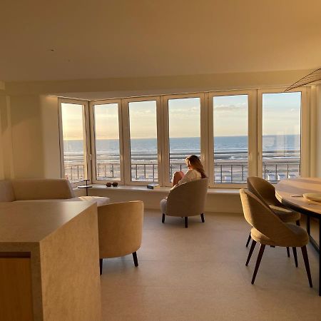 Zeedijk Oostduinkerke Frontaal Zeezicht - Volledig Gerenoveerd 2022! Apartment Bagian luar foto