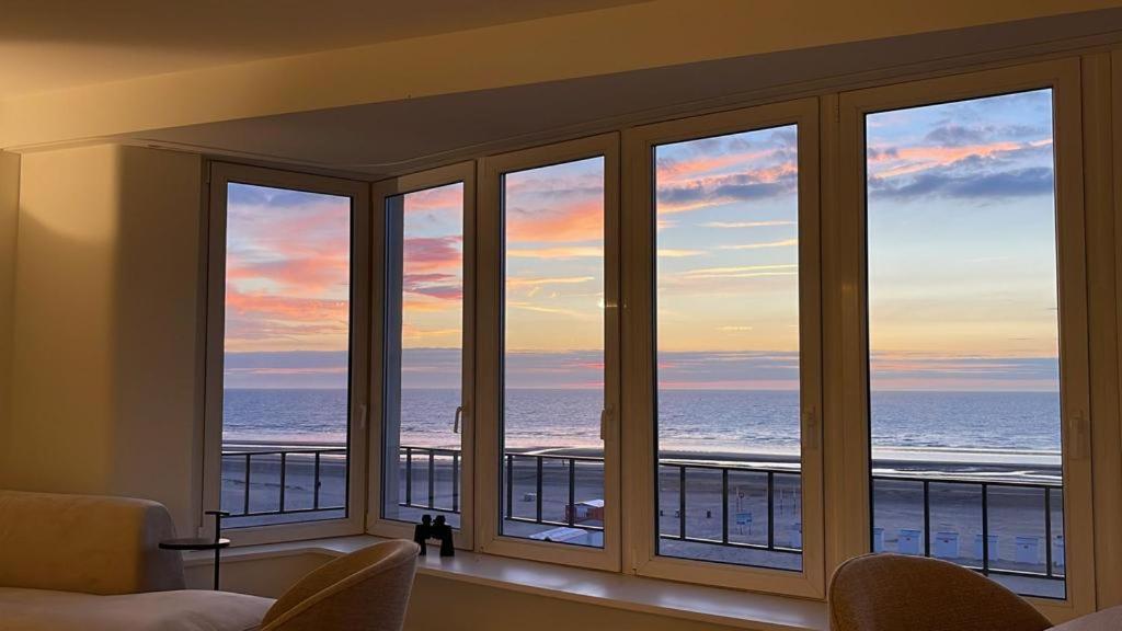 Zeedijk Oostduinkerke Frontaal Zeezicht - Volledig Gerenoveerd 2022! Apartment Bagian luar foto