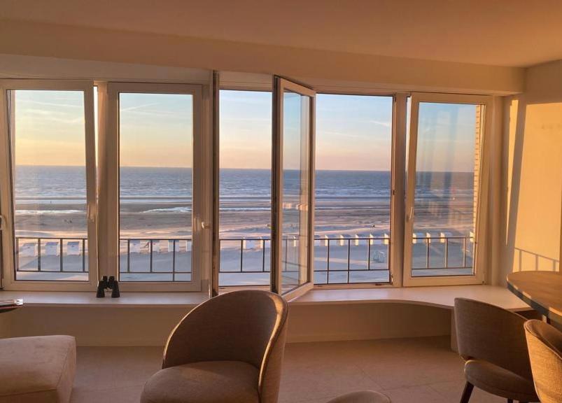 Zeedijk Oostduinkerke Frontaal Zeezicht - Volledig Gerenoveerd 2022! Apartment Bagian luar foto