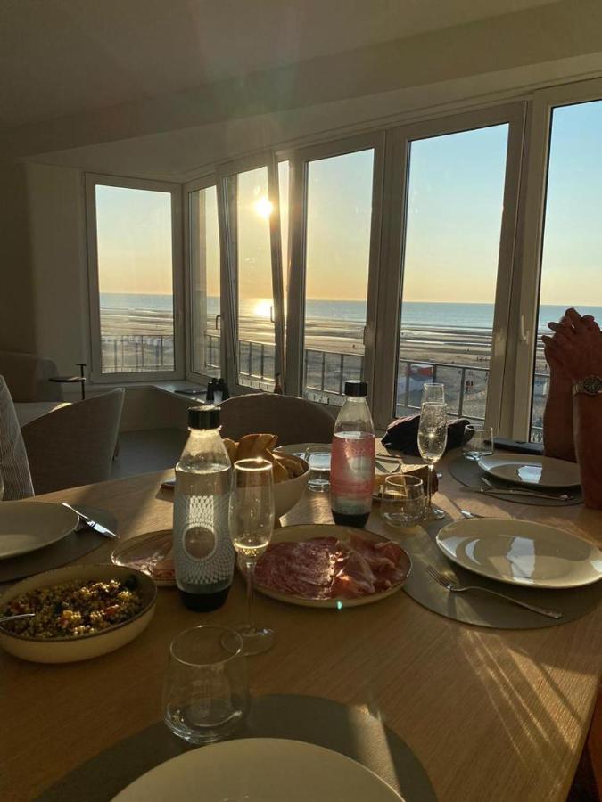 Zeedijk Oostduinkerke Frontaal Zeezicht - Volledig Gerenoveerd 2022! Apartment Bagian luar foto