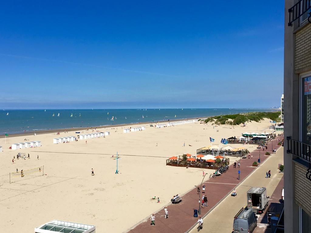 Zeedijk Oostduinkerke Frontaal Zeezicht - Volledig Gerenoveerd 2022! Apartment Bagian luar foto